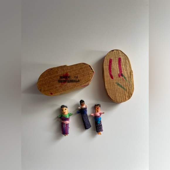 Guatemalan Worry Dolls - Picture 1 of 7
